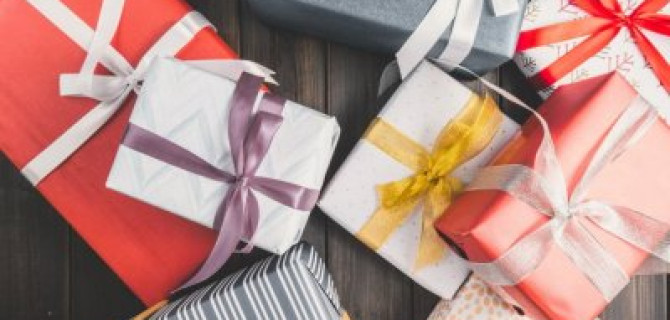 АВИЛОН поздравляет вас с днем рождения и дарит подарки!  