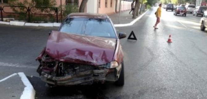 2-летняя девочка пострадала в ДТП с маршруткой в Астрахани