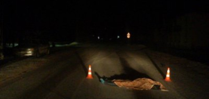 Под Брянском 20-летнего пешехода насмерть сбили внедорожник и фура