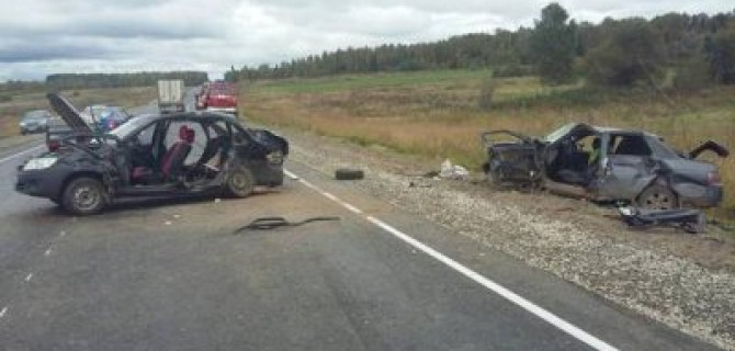 Подросток погиб в ДТП в Удмуртии, еще семь человек пострадали