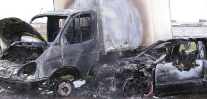  Два человека погибли в сгоревшей после ДТП иномарке в Камышине