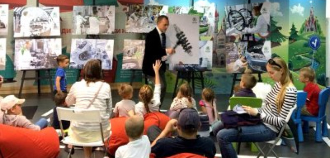 Правилам дорожного движения малышей научит SKODA Кроха