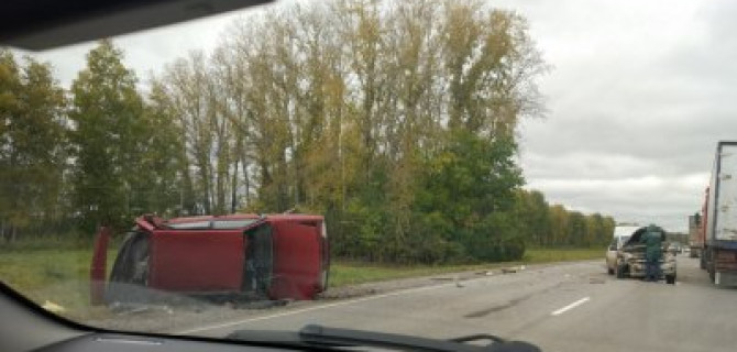 Два ВАЗа столкнулись на трассе в Башкирии