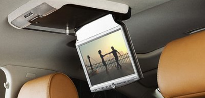 Потолочные мониторы для автомобилей - какие и для чего  