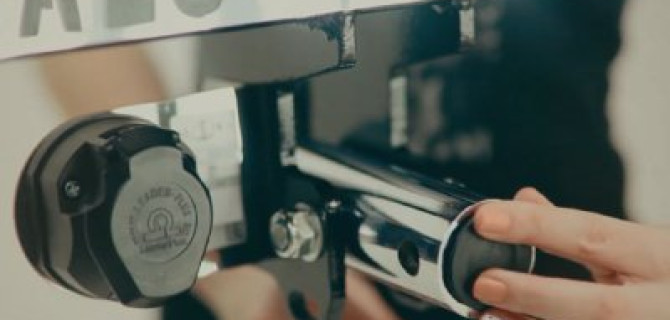 Описание фаркопа TAVIALS с быстросъемным шаром