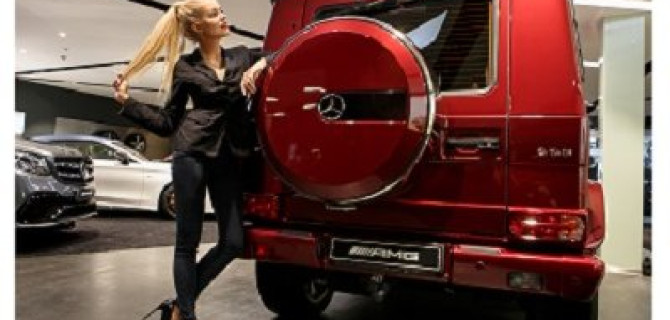 Традиционно в АВИЛОНе: Легендваген. Он такой один!