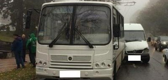 В Ставрополе в ДТП попала маршрутка со студентами
