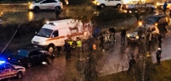 В Башкирии автомобиль сбил женщину с ребенком