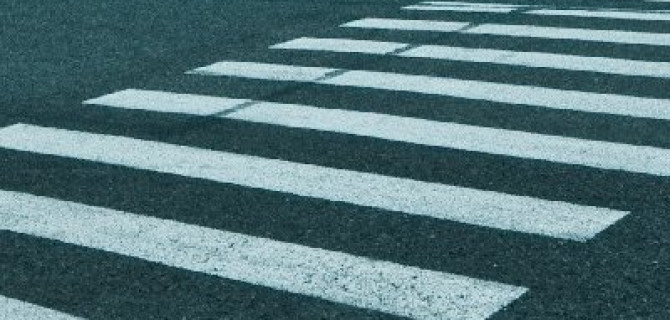 В Кемерове автомобиль сбил двух женщин на переходе