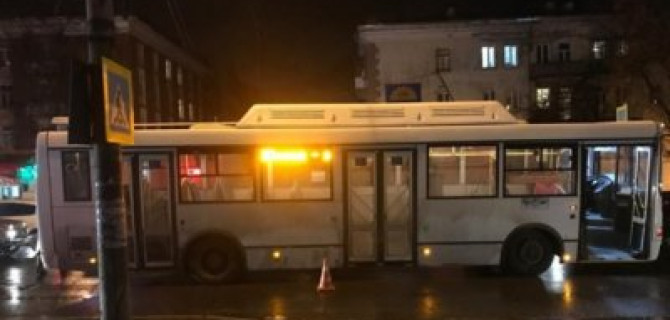 Автобус насмерть сбил пешехода на переходе в Самаре