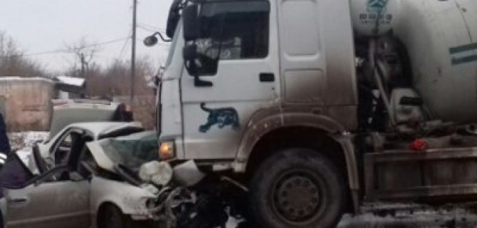 Два человека погибли в ДТП с бетономешалкой в Омске
