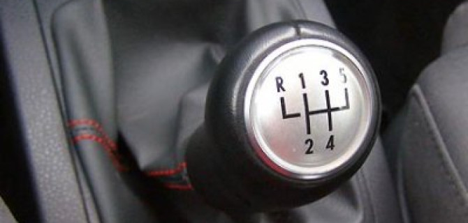 "Лады" - самые покупаемые россиянами легковые автомобили с "механикой"