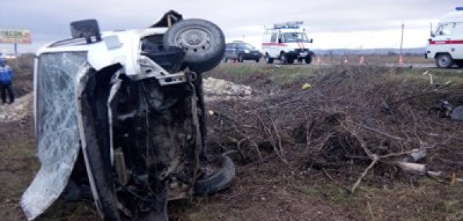 Два человека погибли в тройном ДТП под Симферополем