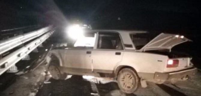 В Саратовской области водитель бросил машину с ранеными пассажирами сбежал с места ДТП