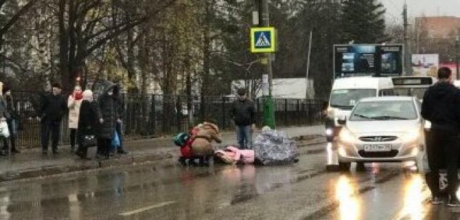 В Пензе иномарка сбила женщину с ребенком