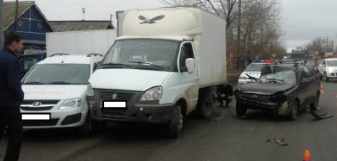 Два человека пострадали в массовом ДТП на улице Шевченко в Оренбурге