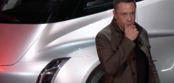 Презентация Tesla Semi оставила супергрузовик в будущем