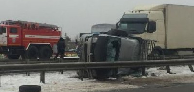Маршрутка опрокинулась на объездной дороге Ново-Ленино в Иркутске