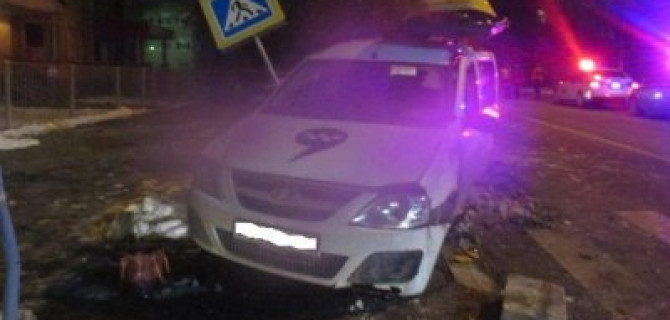 Пассажирка такси погибла в ночном ДТП в Туле