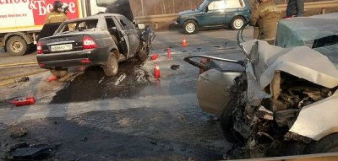 Два человека погибли в лобовом ДТП в Уфе