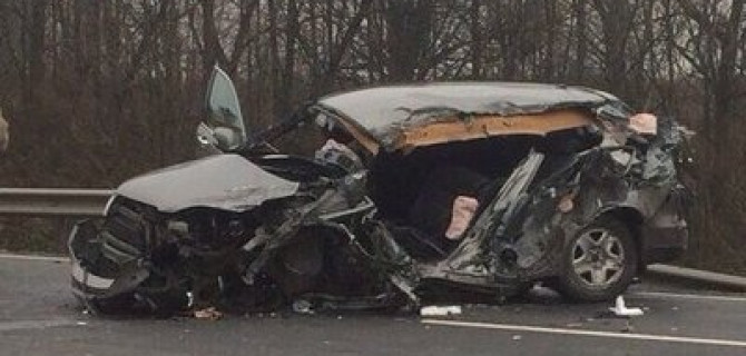 Под Черняховском Honda врезалась в фуру: погибла женщина