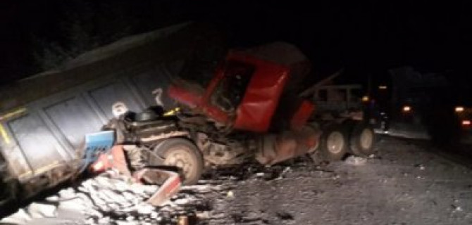 Шесть человек пострадали в ДТП с грузовиками в Якутии