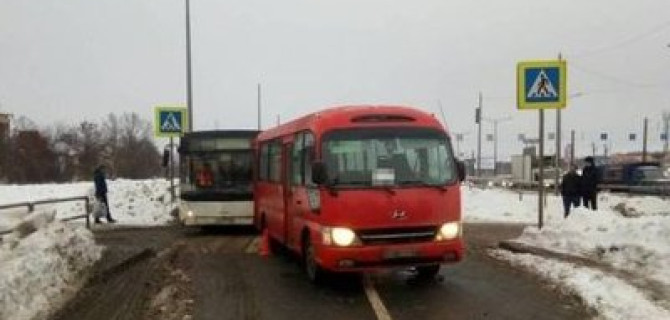 В Самаре маршрутка сбила мальчика на переходе