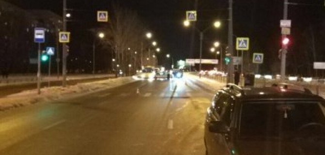 В Екатеринбурге автомобиль сбил 11-летнего мальчика на переходе