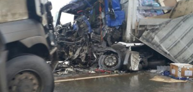 В ДТП с грузовиками на трассе «Кола» погиб человек