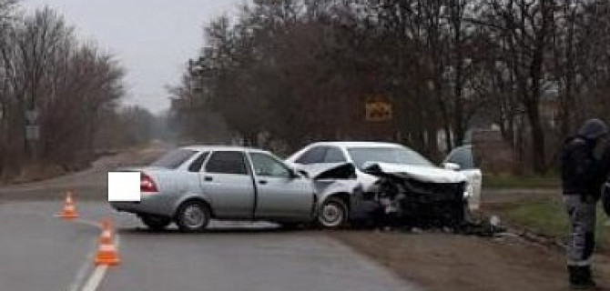 Женщина-водитель с тремя детьми в машине устроила ДТП на Ставрополье