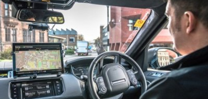 Компания Land Rover разрабатывает собственную технологию автономных авто