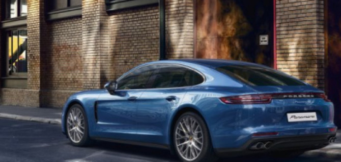 Porsche Panamera – автомобиль, который хочется испытать. И он ждёт Вас в Порше Центре Москва.