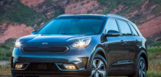Стали известны цены на новый кроссовер Kia Niro PHEV 2018 года