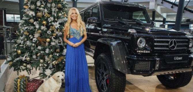 АВИЛОН «Мерседес-Бенц» поздравляет с наступающим Новым Годом и Рождеством!