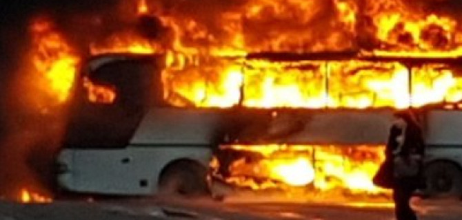 В Петербурге автобус сгорел дотла за 14 минут