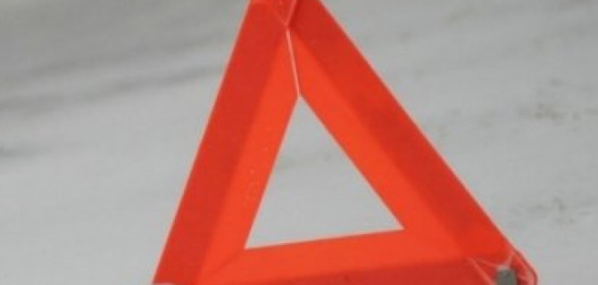 Водитель иномарки погиб в ДТП с грузовиком в Кузбассе