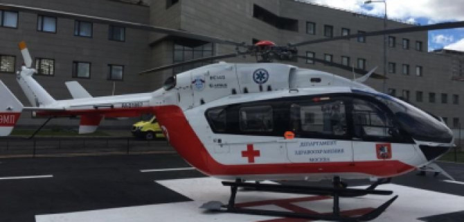 Ребенка, пострадавшего в ДТП в Москве, эвакуирует вертолет