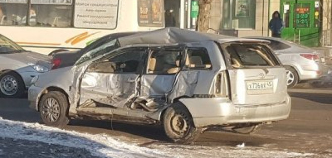 Три человека пострадали в ДТП с маршруткой в Кургане