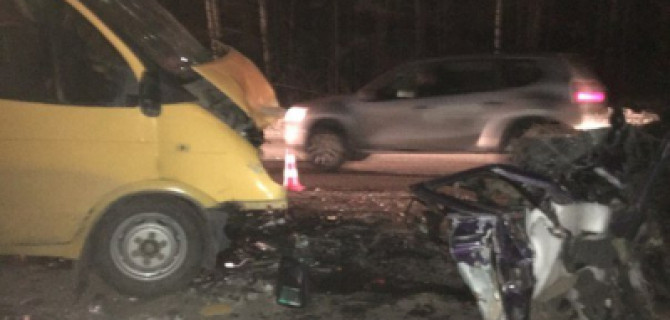 Водитель ВАЗа погиб в ДТП с маршруткой в Миассе