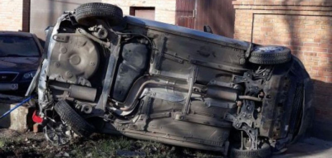 В Ростове грузовик протаранил пять машин