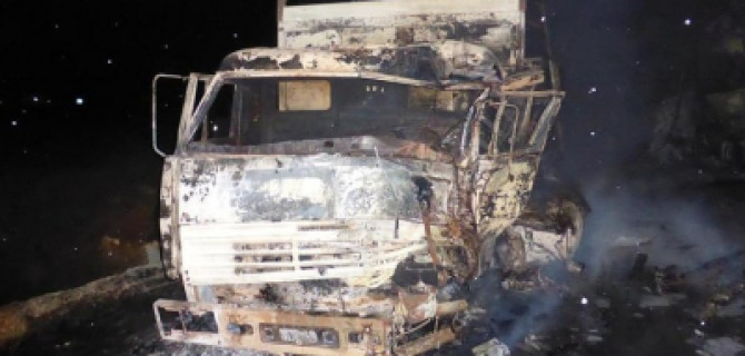 Четыре человека пострадали в ДТП со сгоревшими грузовиками в Калмыкии