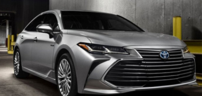 Представлена обновленная версия седана Toyota Avalon