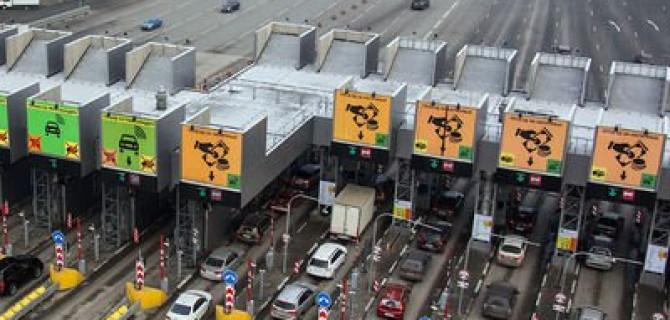 Российские автомобилисты стали чаще ездить по платным дорогам