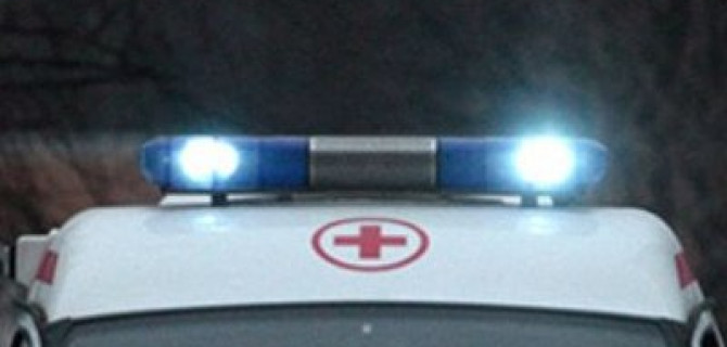 В Петербурге девушка за рулем иномарки врезалась в столб