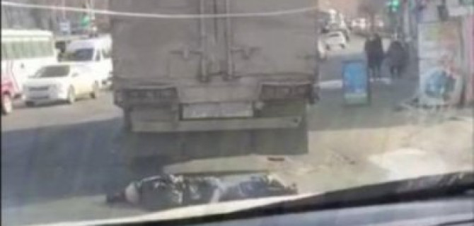 Грузовик сбил пешехода во Владивостоке