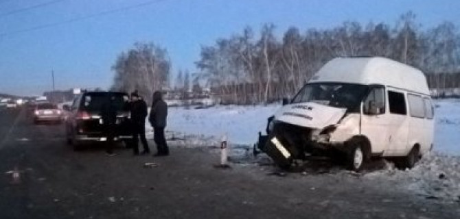 Шесть человек пострадали в ДТП с маршруткой в Омске
