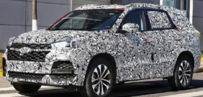 В Сети появились шпионские фото Chery Tiggo 8