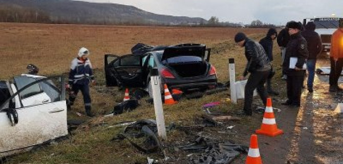 В Апшеронском районе в ДТП погибли женщина и ребенок