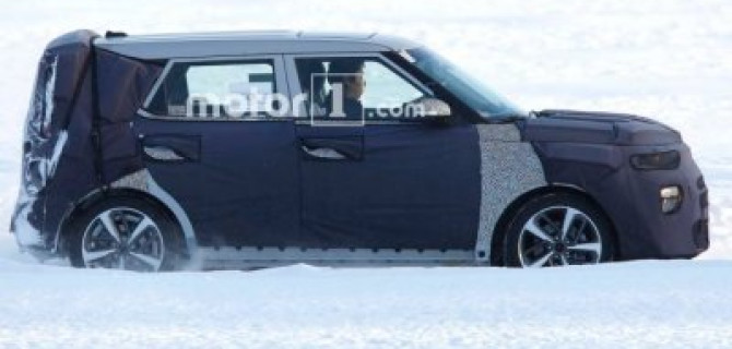 Фото новой версии кроссовера KIA Soul в камуфляже попали в Сеть