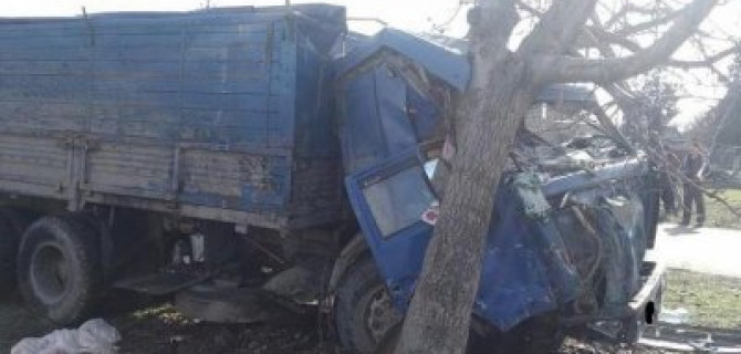 В Курганинском районе в ДТП погиб водитель КамАЗа